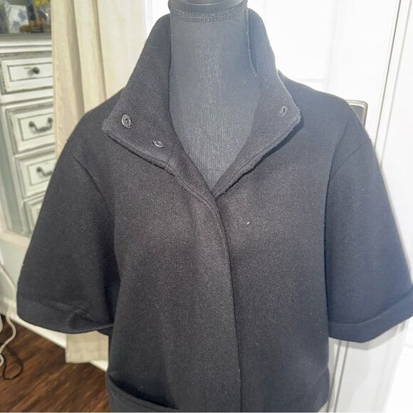 The Limited Short Sleeve, Mock neck, fully lined Layering Coat- NWOT SIZE Lg - Picture 12 of 12